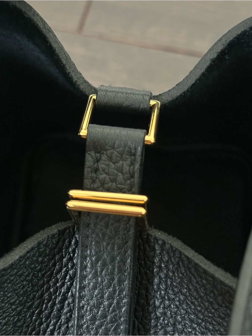 Hermes Picotin 18 Noir - Picture 9 of 12